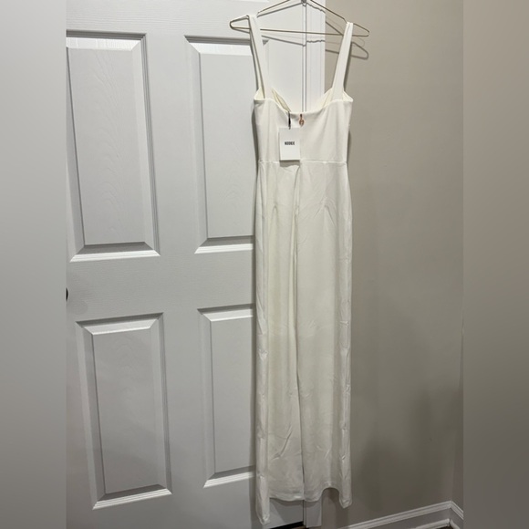 NOOKIE ROMANCE JUMPSUIT - WHITE in SZ S
$309.95 $190 - Picture 9 of 14